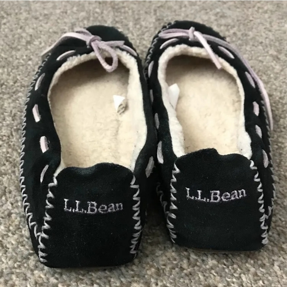 L.L. Bean Women's Size 6M Hearthside Sherpa Lined Black Suede Moccasin Slippers